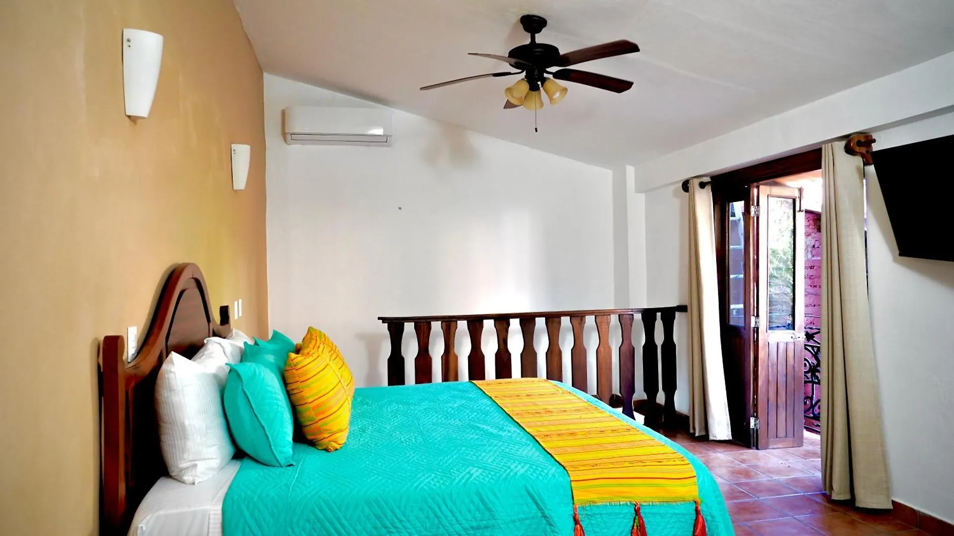 Bed & Breakfast Pueblo Real Hotel Boutique Puerto Vallarta